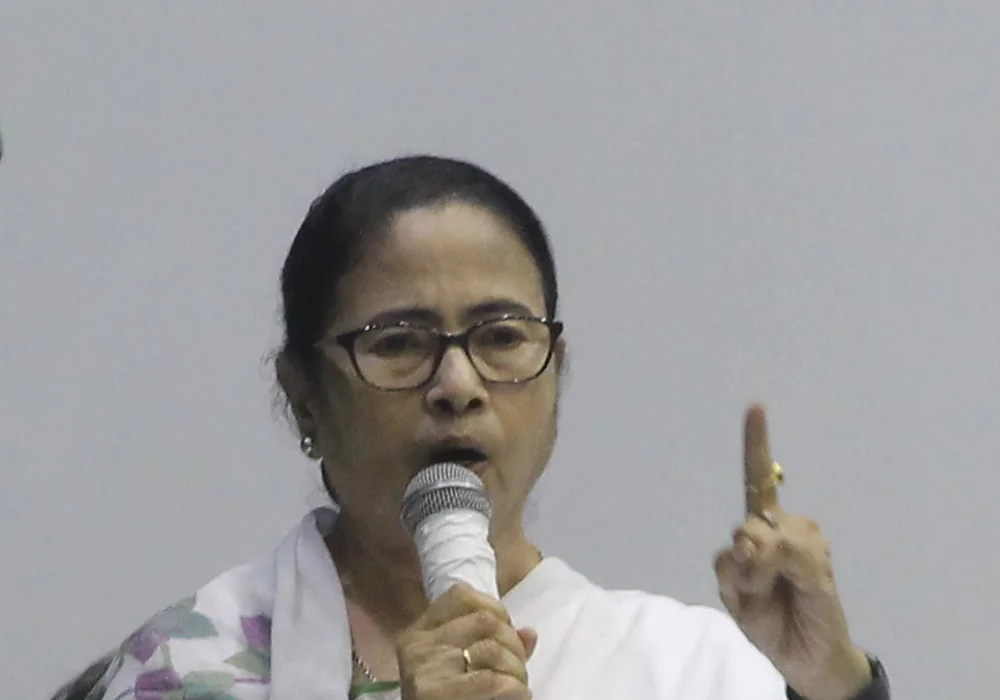 নেতাজি ইন্ডোর থেকে দীর্ঘ বঞ্চনার অভিযোগ তুলে কেন্দ্রকে ম্যারাথন আক্রমণ মমতার