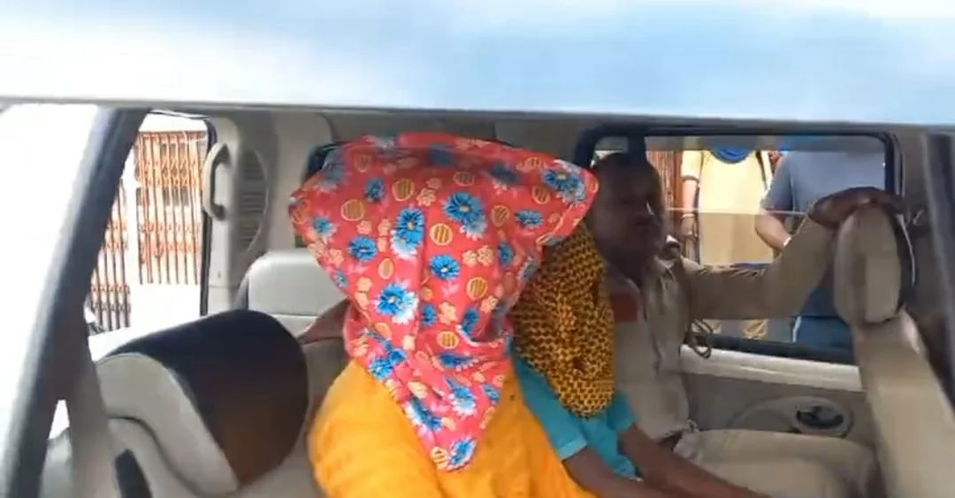 দলুয়াখাকির ঘটনায় ধৃত ৩, তিনদিনের পুলিশ হেফাজতের নির্দেশ