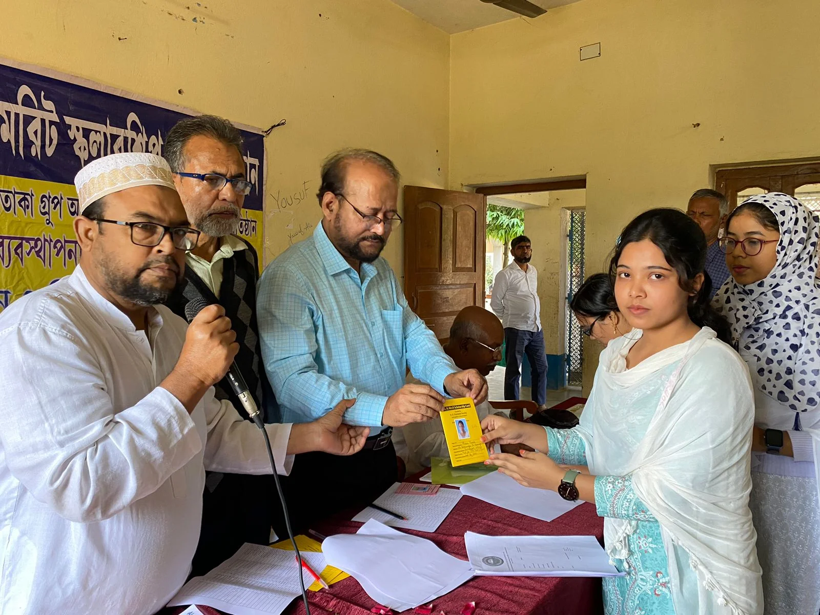 জি ডি বৃত্তি প্রদান আল আলাম মিশনে