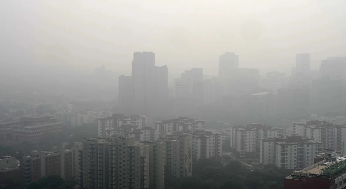 শ্বাস নিতে কষ্ট: রাজধানীতে শ্বাসকষ্টে ভুগছেন ২ লাখেরও বেশি, তথ্য স্বাস্থ্য মন্ত্রকের