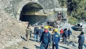 উত্তরকাশীতে সুড়ঙ্গে ধস আটকে ৩৬ জন শ্রমিক