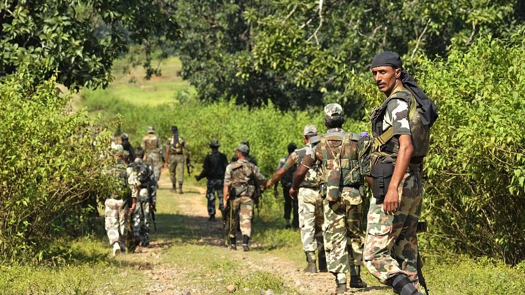 মাও-সেনা গুলির লড়াই, ছত্তিশগড়ে দু’টি পৃথক অভিযানে নিহত ১৪ মাওবাদী