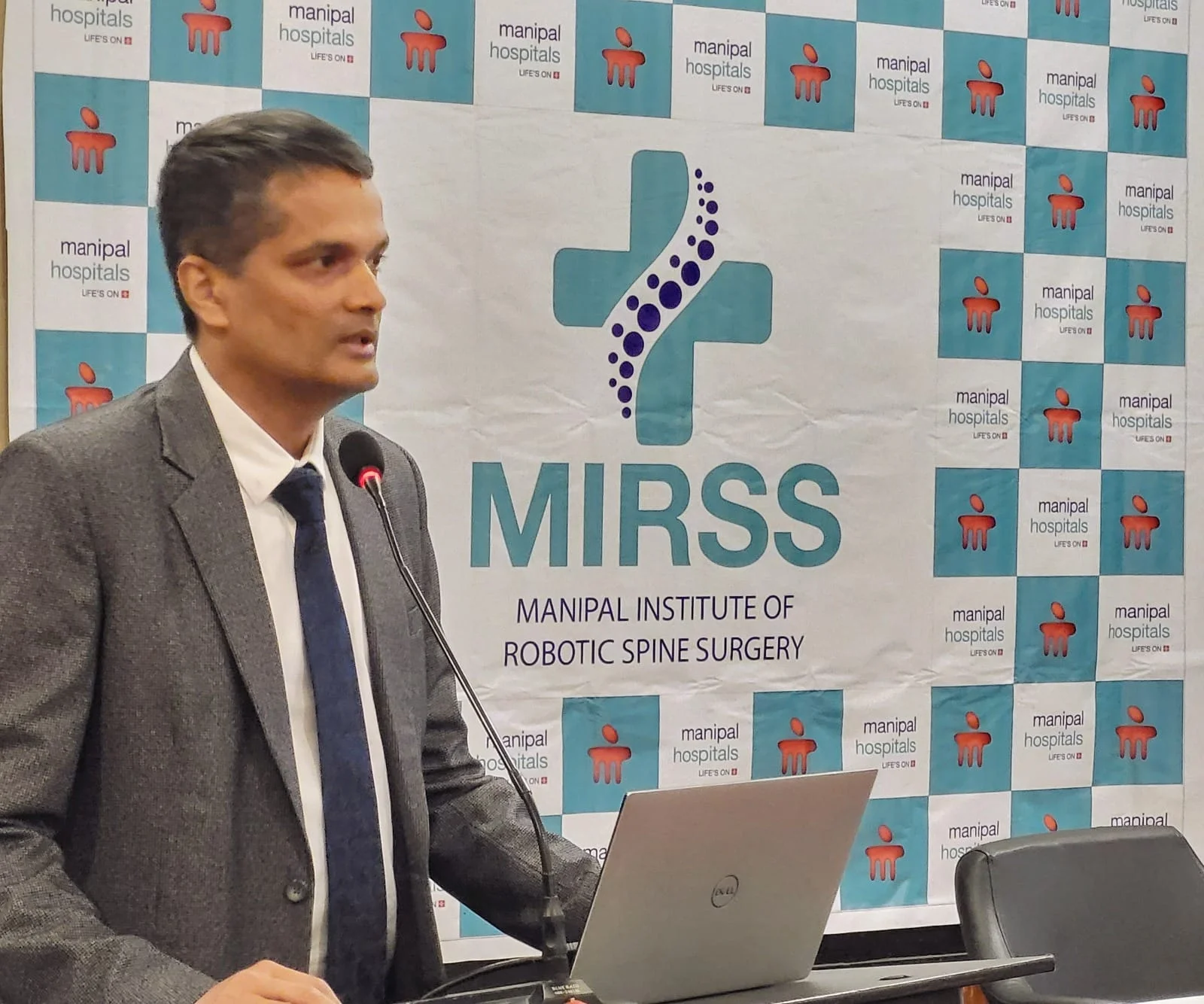 নির্ভুল রোবোটিক পদ্ধতির মাধ্যমে স্পাইনাল সার্জারিতে বিপ্লব এনেছে মণিপাল হাসপাতাল