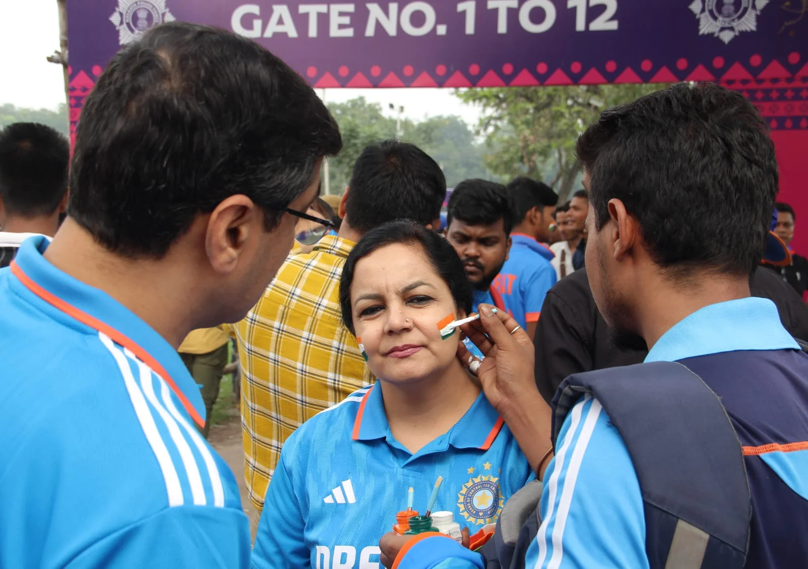 টসে জিতে ব্যাট ভারতের, গোটা ইডেন বিরাটময়