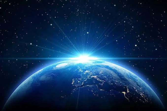 মহাকাশে কাঠের তৈরি স্যাটেলাইট!