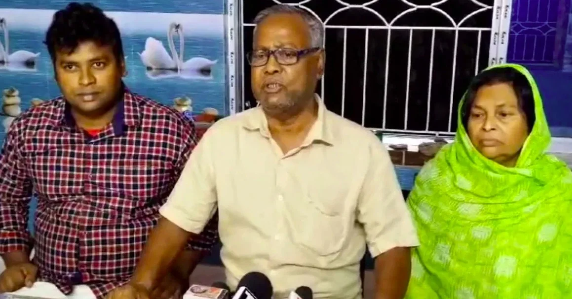 ৬ নম্বর বৌ আনতে চায়! বিয়ে পাগল ছেলের কীর্তিতে অতিষ্ঠ হয়ে সাংবাদিক বৈঠক ডাকলেন বাবা