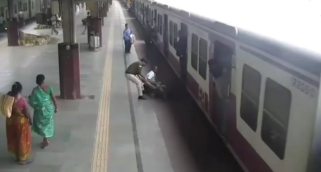 আরপিএফের তৎপরতায় প্রাণে বাঁচলেন মহিলা