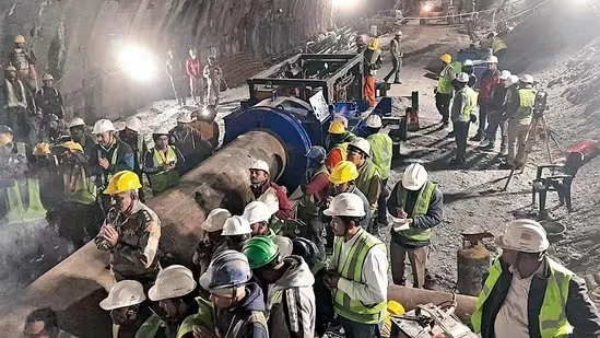 পেরিয়ে গেছে ১৫০ ঘন্টা, এখনও উদ্ধার করা যায়নি ৪০ জন শ্রমিককে