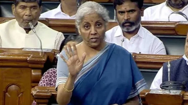 গুগল প্লেস্টোর থেকে সরেছে ২,৫০০ ভুয়ো ঋণ অ্যাপ: সংসদে নির্মলা