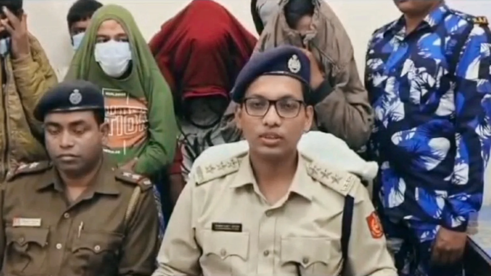 চোর ধরতে অভিনব পন্থা পুলিশের, অ্যাম্বুলেন্সে চড়েই হাতেনাতে পাকড়াও পাঁচ দুষ্কৃতী