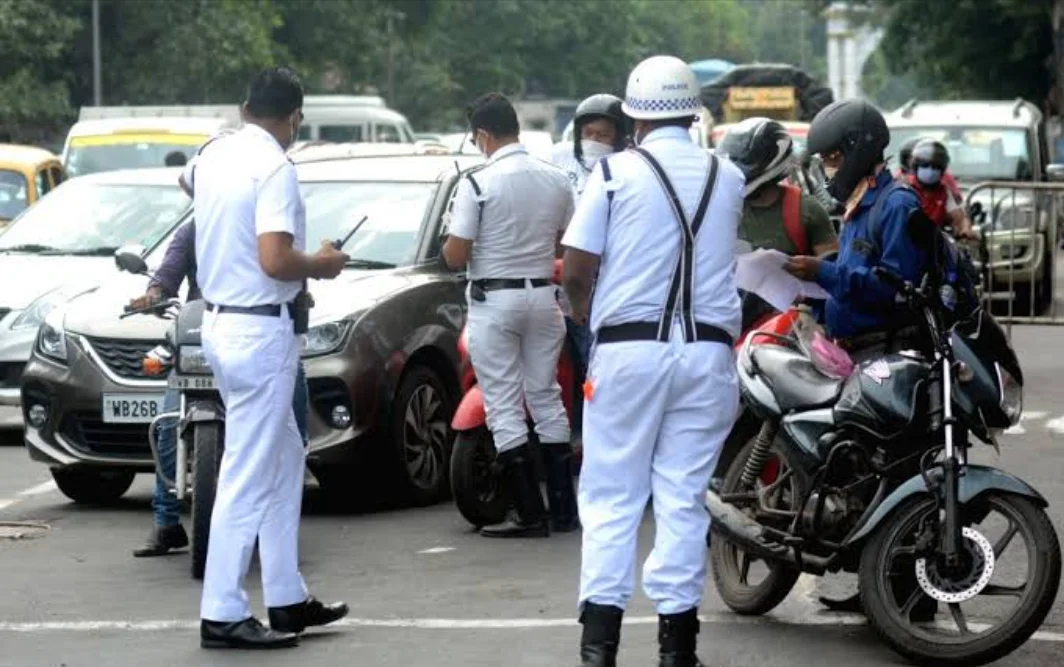 বড়দিনে মদ্যপ হয়ে গাড়ি চালানো যাবে না, কড়া পদক্ষেপের হুঁশিয়ারি কলকাতা পুলিশের