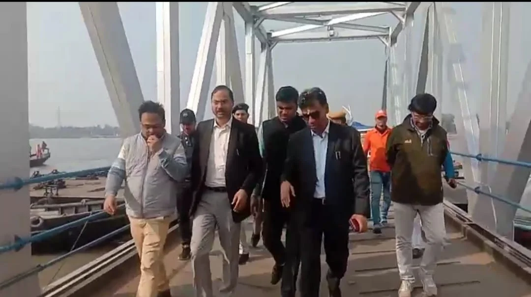 ঘোজাডাঙ্গা সীমান্তে ৩০০কোটি টাকার ভারতীয় পেঁয়াজ আটকে  ..... বিপাকে ব্যবসায়ীরা,  ক্ষতির আশঙ্কা
