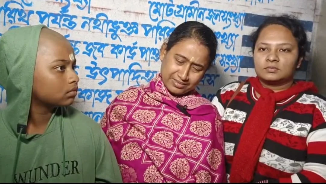 ইটভাটার চিমনি দুর্ঘটনা: মুখ্যমন্ত্রীর নির্দেশে  মৃত ৪ পরিবারের হাতে ২ লক্ষ, আহতদের ৫০ হাজারের চেক প্রদান
