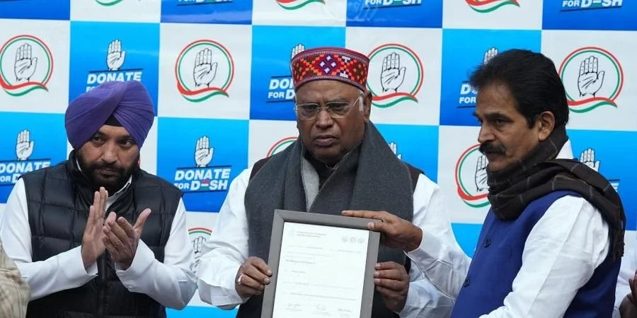 'ডোনেট ফর দেশ', দল চালাতে দান গ্রহণ কংগ্রেসের