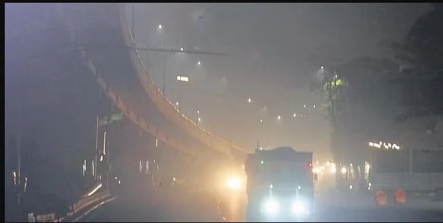 দূষণে জর্জরিত দিল্লি, আতঙ্কে ত্রাহি ত্রাহি রব... স্তব্ধ নির্মাণ কাজ