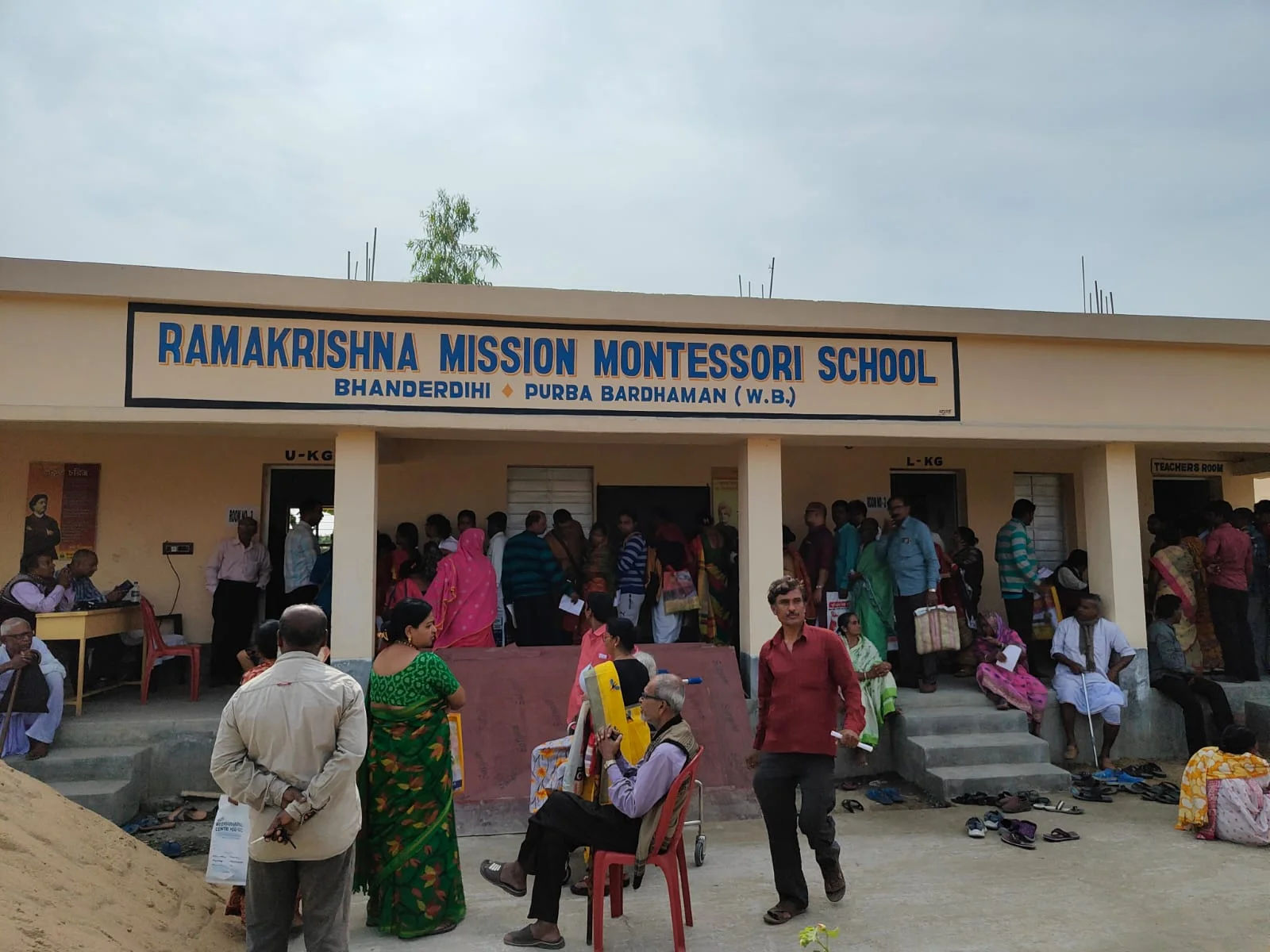 রামকৃষ্ণ মিশনে টানা দ্বি-শতাধিক রোগী দেখার নজির ডা. বিমানের