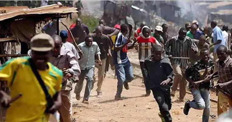 সশস্ত্র গোষ্ঠীর হামলায় মৃত শতাধিক, সমালোচনার মুখে নাইজেরিয়ান সরকার