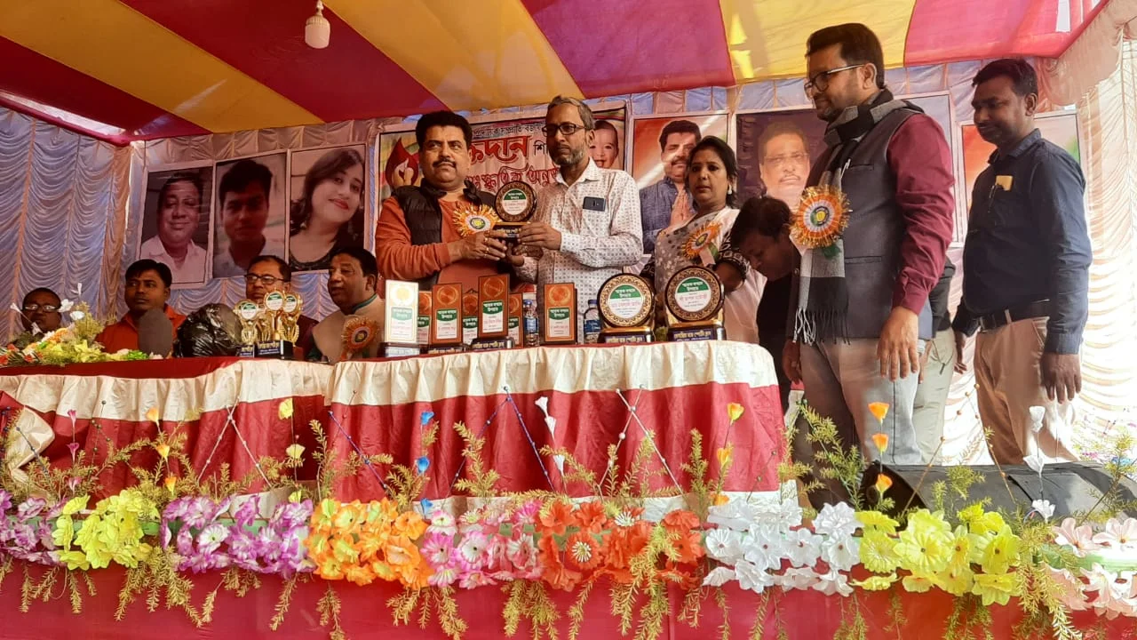 রক্তদানের মহোৎসব সবাইকে মিলিয়ে দেয়: নারায়ণ গোস্বামী