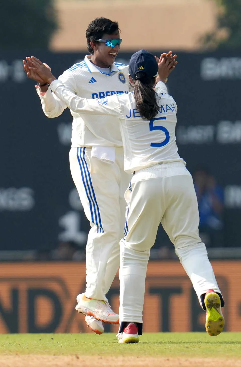 দীপ্তির দীপ্ততায় ঐতিহাসিক টেস্ট জয় ভারতের