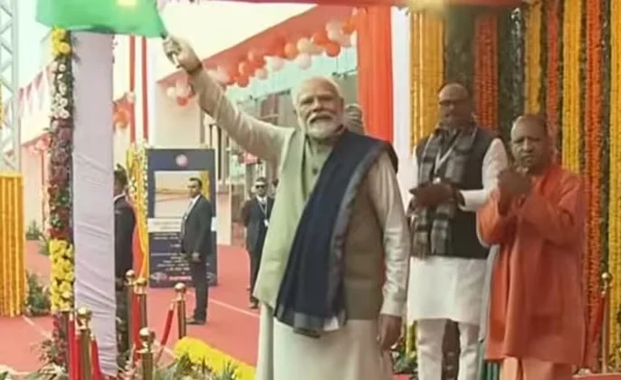 মোদির রোড শো ঘিরে উচ্ছ্বাস, রাম মন্দির উদ্বোধনের আগেই আজ উৎসবের মেজাজে অযোধ্যা