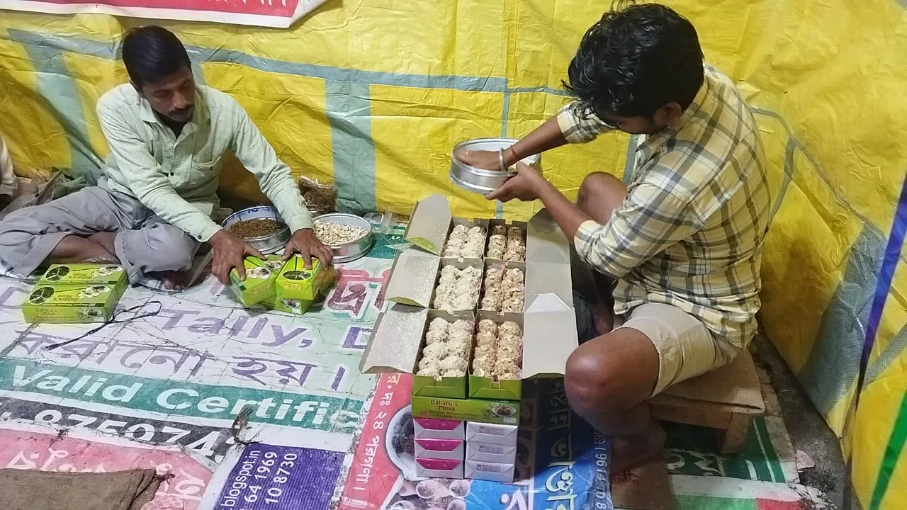 জয়নগরে থমকে মোয়া হাব তৈরির কাজ, ক্ষুব্ধ পুর চেয়ারম্যান সহ ব্যবসায়ীরা