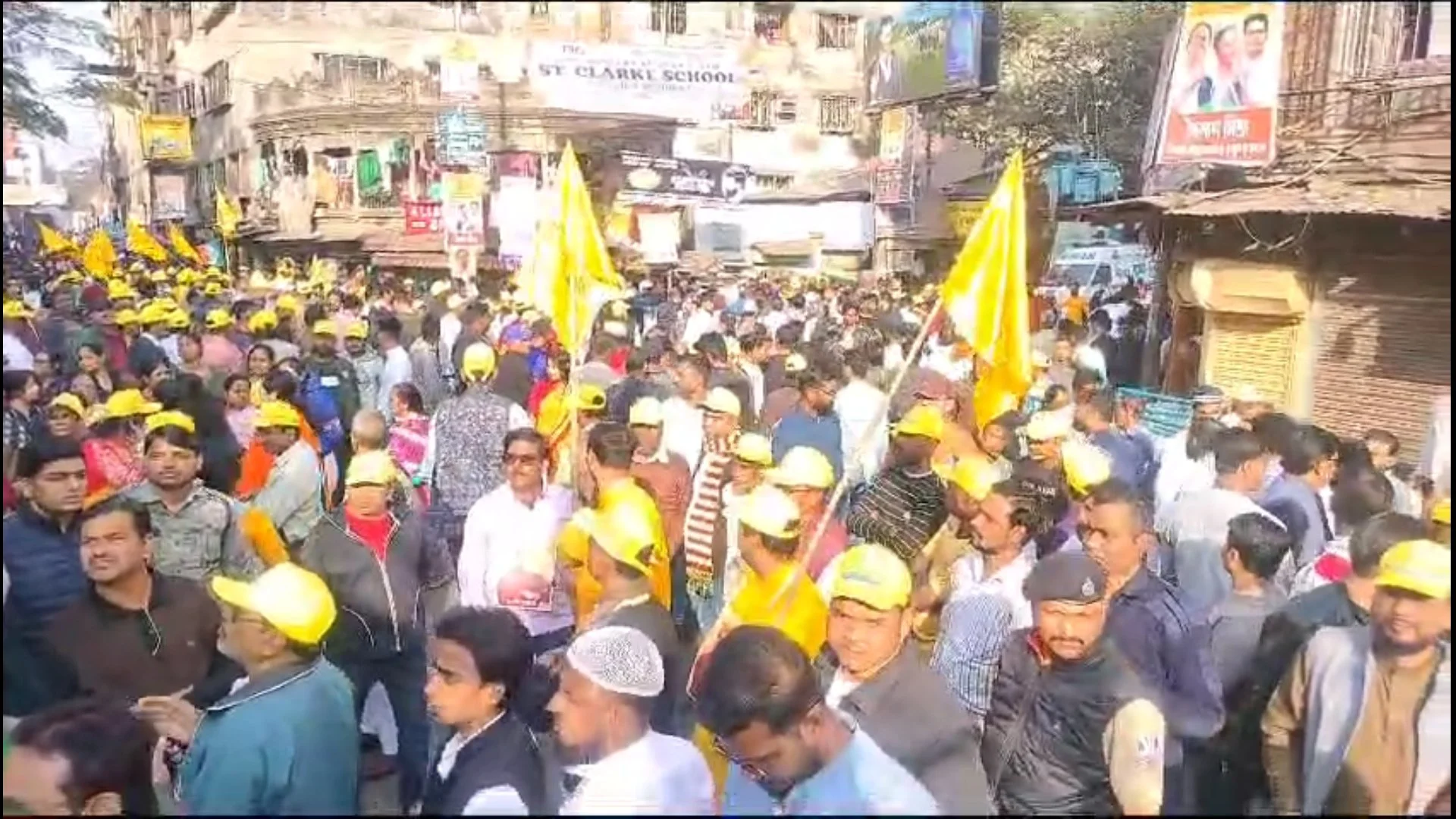 সায়নীর নেতৃত্বে যুব দিবস উপলক্ষে বর্ণাঢ্য শোভাযাত্রা হাওড়ায়