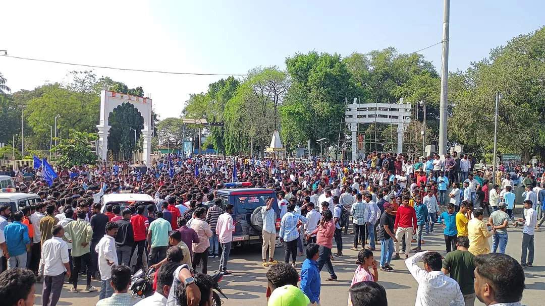 বাবা সাহেবের মূর্তিতে জুতোর মালা, কালাবুর্গিতে লাগাতার বিক্ষোভ-অশান্তি