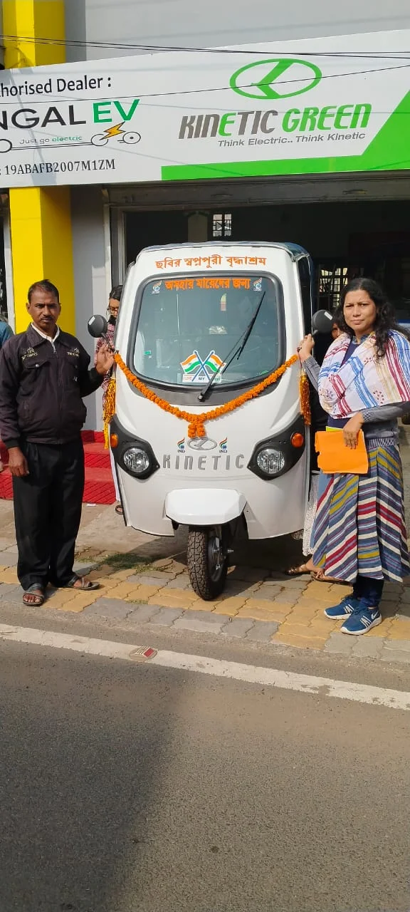 মেয়ের বিয়ের জমানো টাকা থেকে বৃদ্ধাশ্রমের টোটো কেনার জন্য দান বীরভূমের নূরের