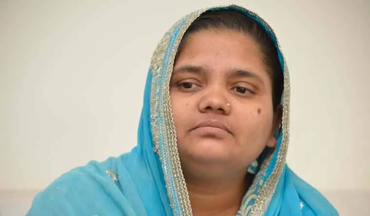 জয় পেলেন বিলকিস বানো, জেলেই যেতে হবে ধর্ষকদের...সুপ্রিম কোর্টের রায়ে বড়সড় ধাক্কা খেল গুজরাত সরকার