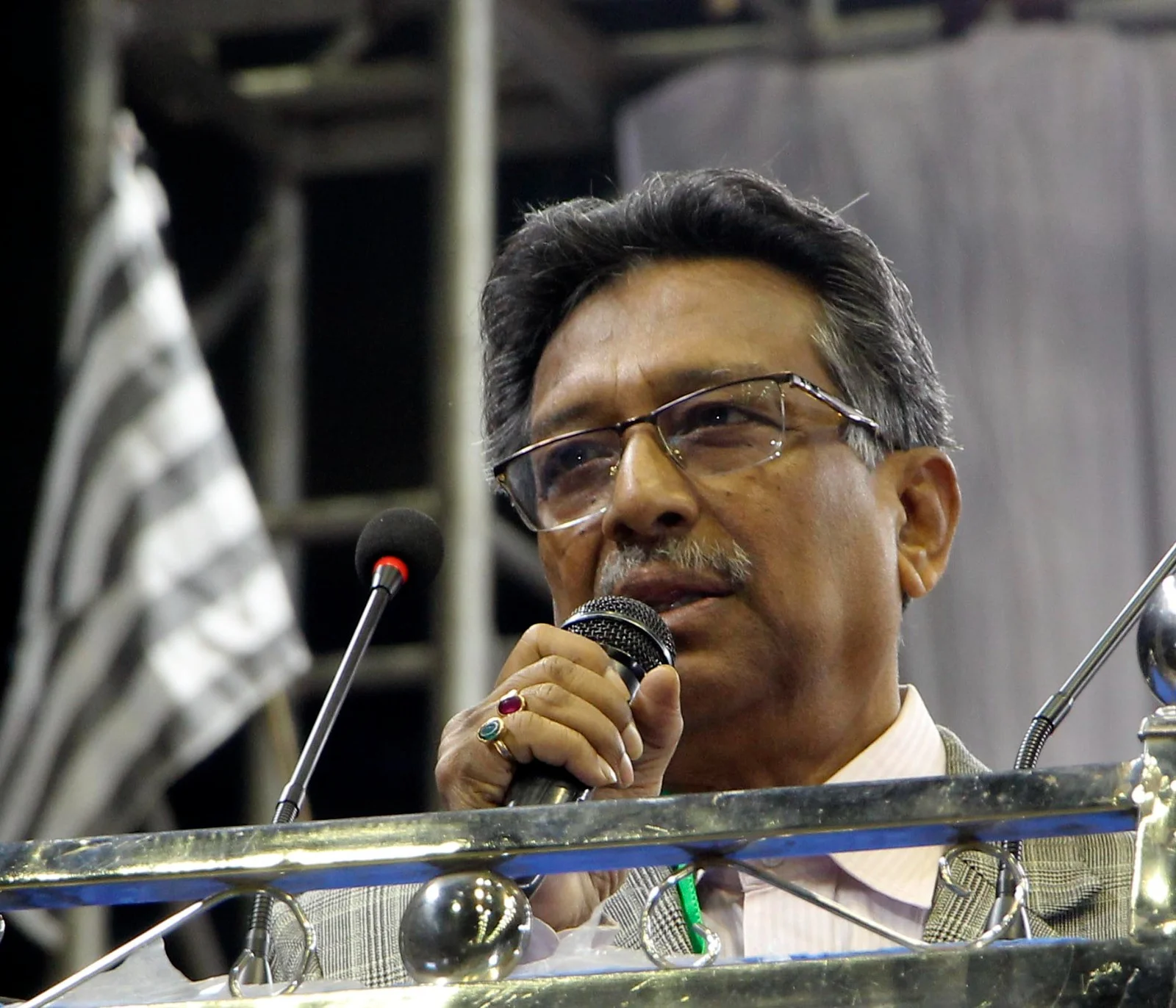 নেতাজি ইন্ডোরে জমিয়তে উলামায়ে হিন্দের শতবর্ষ পূর্তি অনুষ্ঠান   
