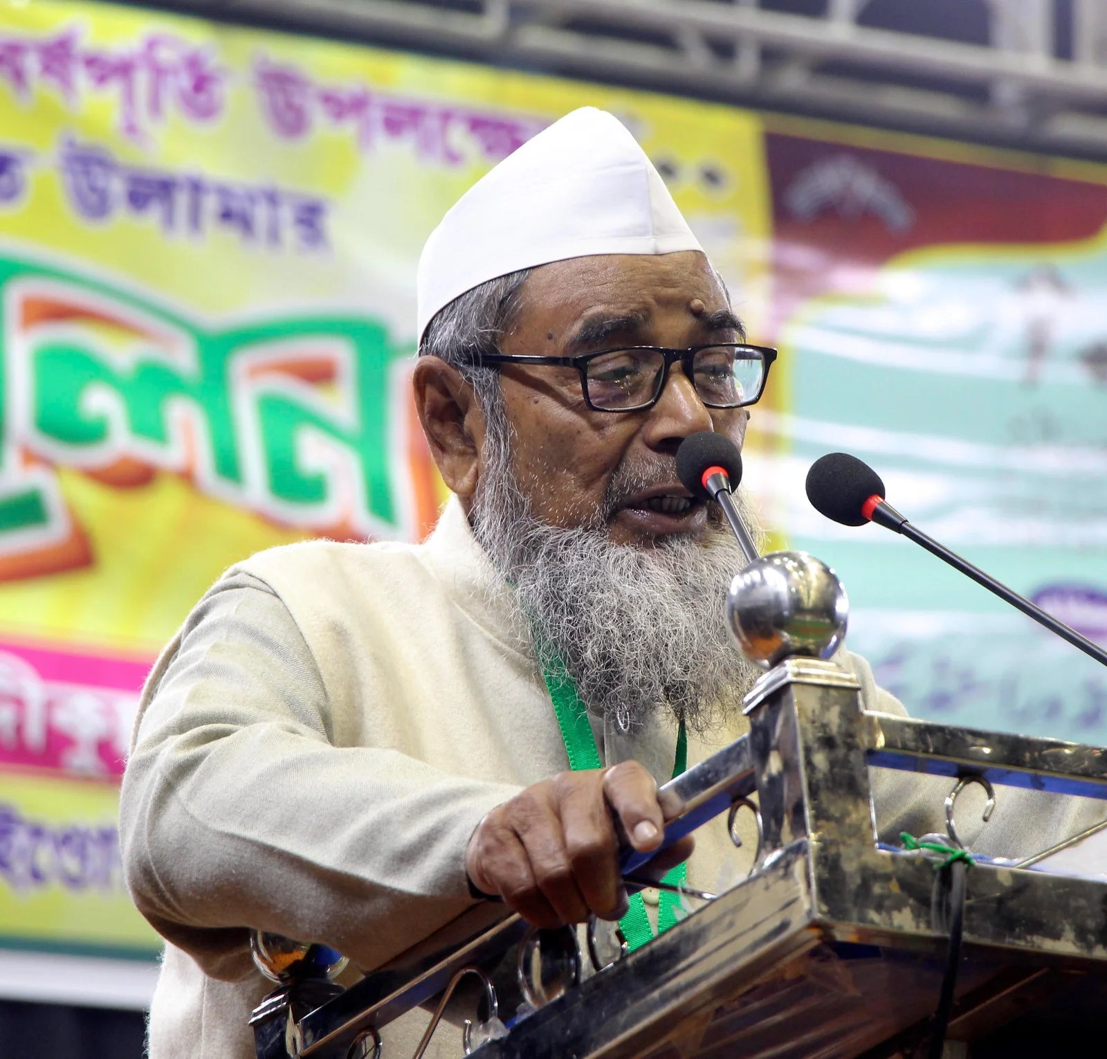 নেতাজি ইন্ডোরে জমিয়তে উলামায়ে হিন্দের শতবর্ষ পূর্তি অনুষ্ঠান   