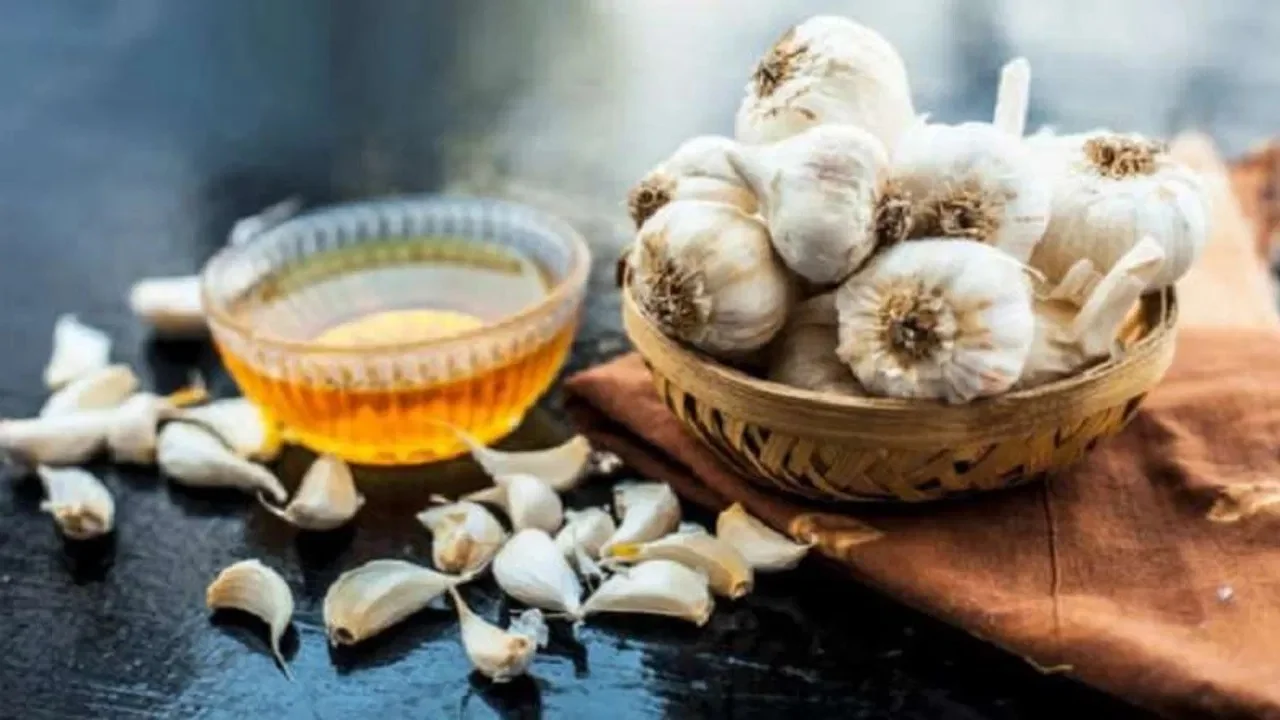 এক কোয়া রসুন ধরে রাখতে পারে আপনার যৌবন