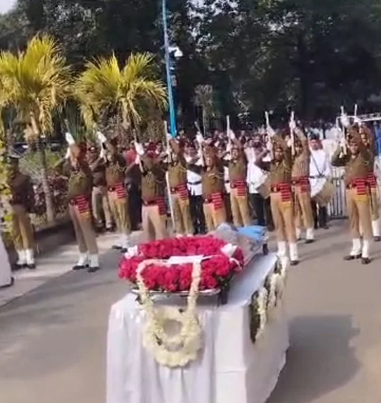 গান স্যালুটে চিরবিদায় উস্তাদ রশিদ খান, শ্রদ্ধাজ্ঞাপন মুখ্যমন্ত্রীর