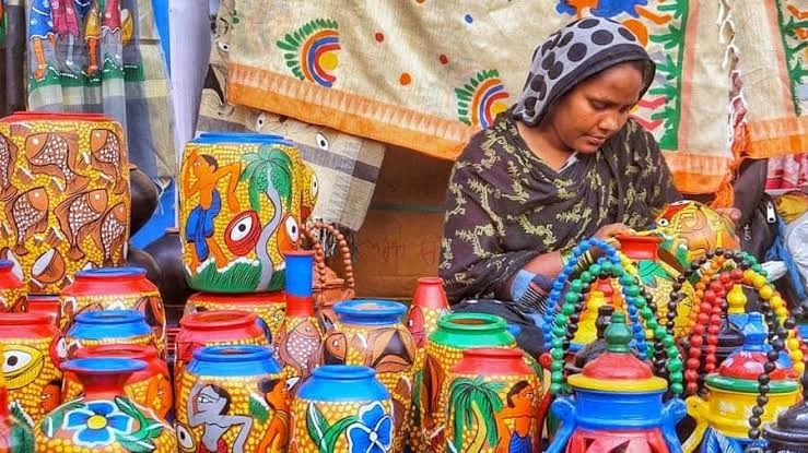 স্বনির্ভর গোষ্ঠীর হস্তশিল্পের বাজার ধরতে ১২ মউ রাজ্যের