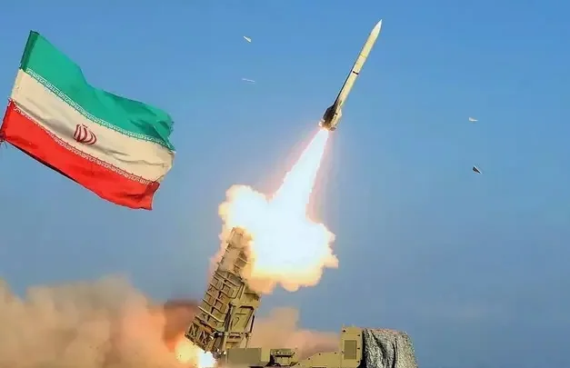 ভয়াবহ যুদ্ধের আশঙ্কা, ইসরায়েলের বিরূদ্ধে পাল্টা হামলা শুরু করেছে ইরান