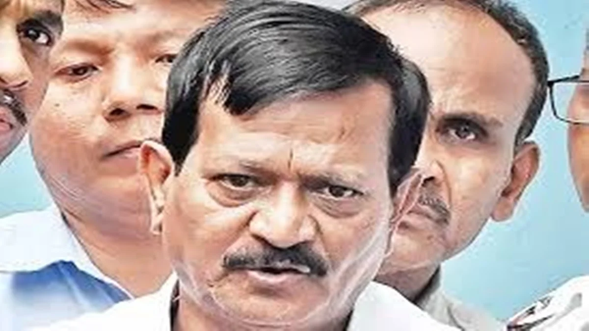 ফের কালীঘাটের কাকুর অসুস্থতা নিয়ে প্রশ্ন তুলে হাইকোর্টে মামলা