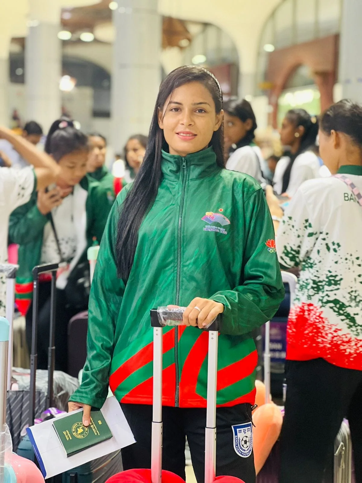 কলকাতা মাতাতে ইস্টবেঙ্গলে যোগ দিচ্ছেন বাংলাদেশের মহিলা তারকা ফুটবলার