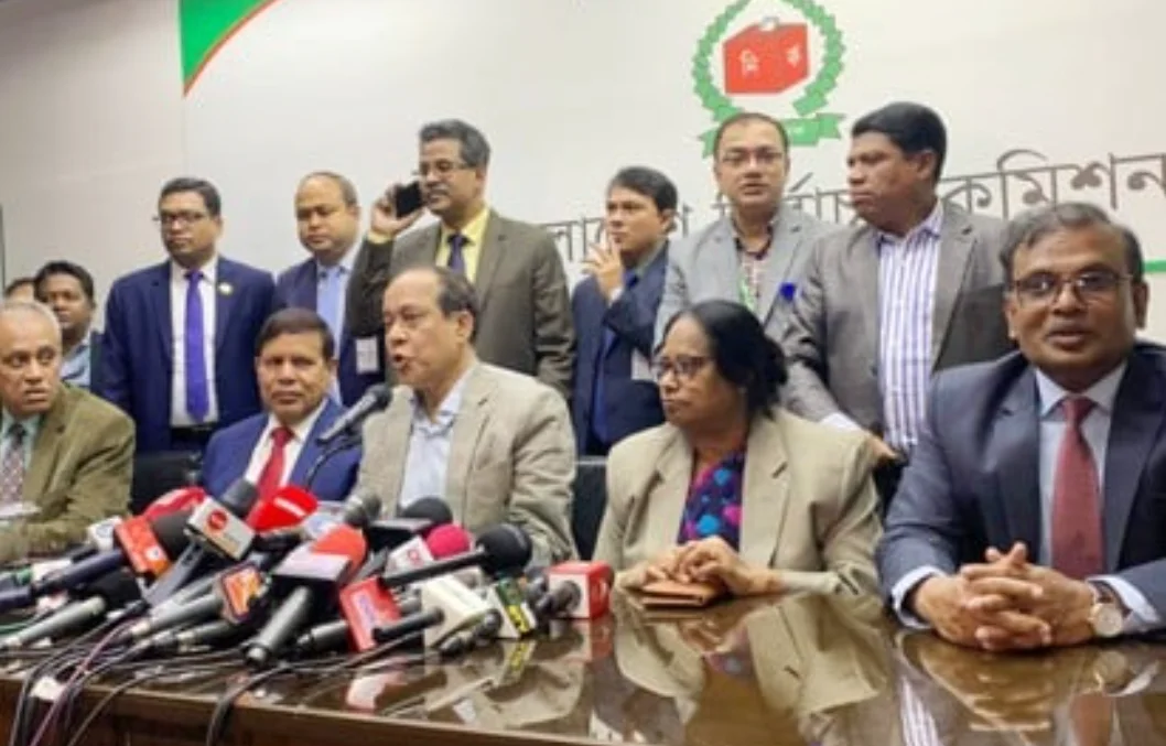 নির্বাচনে ভোটগ্রহণ সুষ্ঠুভাবে সম্পন্ন হয়েছে, মন্তব্য প্রধান নির্বাচন কমিশনারের