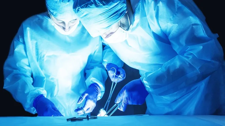 স্ত্রীকে কিডনি দান, ডিভোর্সের  সময় ফেরত চাইলেন স্বামী!