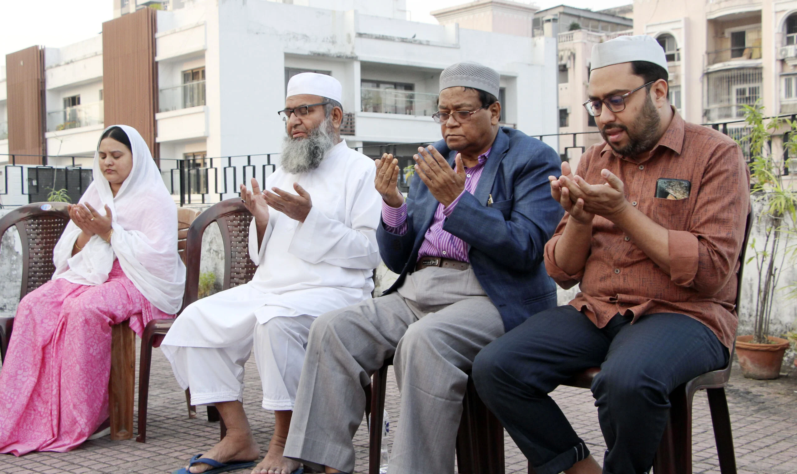 পুবের কলম দফতরে মরহুম শেখ সদর নঈম স্মরণ ও দোয়া