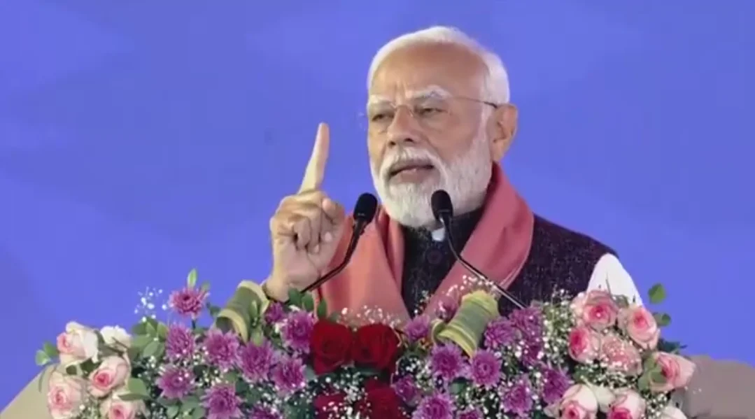 মোদির নিশানায় কংগ্রেস, 'পরিবারতন্ত্র দলে উন্নতি সম্ভব নয়' কটাক্ষ প্রধানমন্ত্রীর