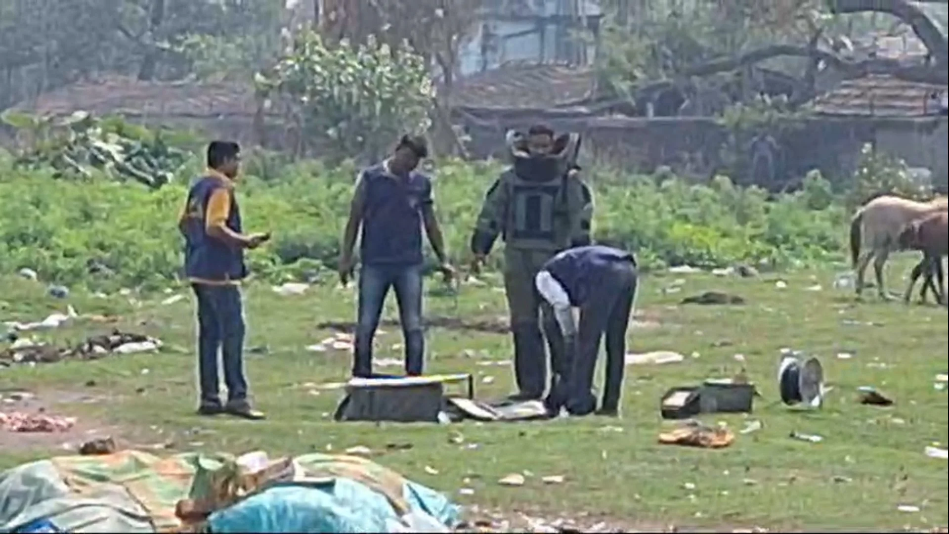 ভোটের আগে ফের বোমা উদ্ধার ভাটপাড়ায়