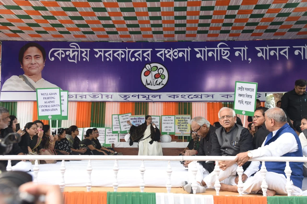 ক্যাগের সব রিপোর্টে মিথ্যে বলা হচ্ছে: মমতা