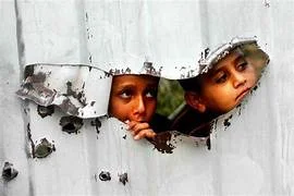 গাজায় ১৭ হাজার শিশু তাদের  মা-বাবা হারিয়েছে, এক অনিশ্চিত ভবিষ্যতের সামনে শৈশব