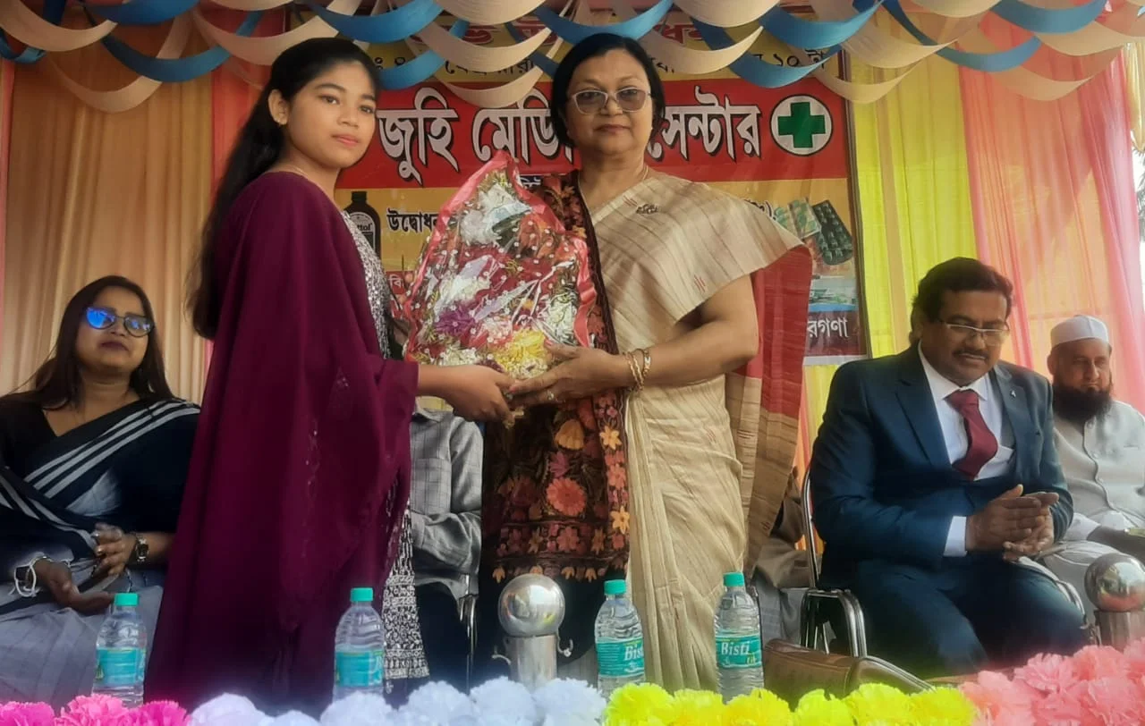 মেয়েদেরও সমানভাবে শিক্ষা দিয়ে সমাজকে এগিয়ে নিয়ে যাওয়ার আহ্বান জাজ জেসমিন আহমেদের
