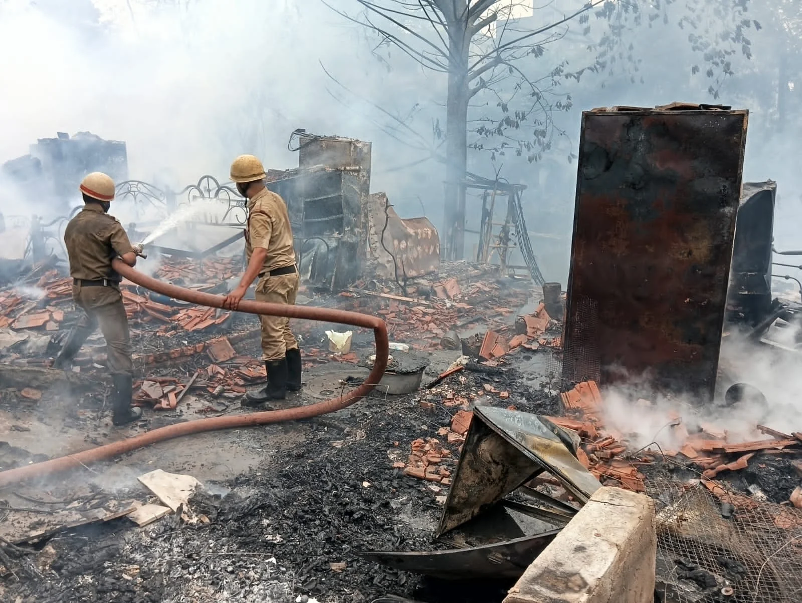 আনন্দপুরে ভয়াবহ অগ্নিকাণ্ড, আগুনের গ্রাসে বস্তি, দমকলের ১০টি ইঞ্জিন