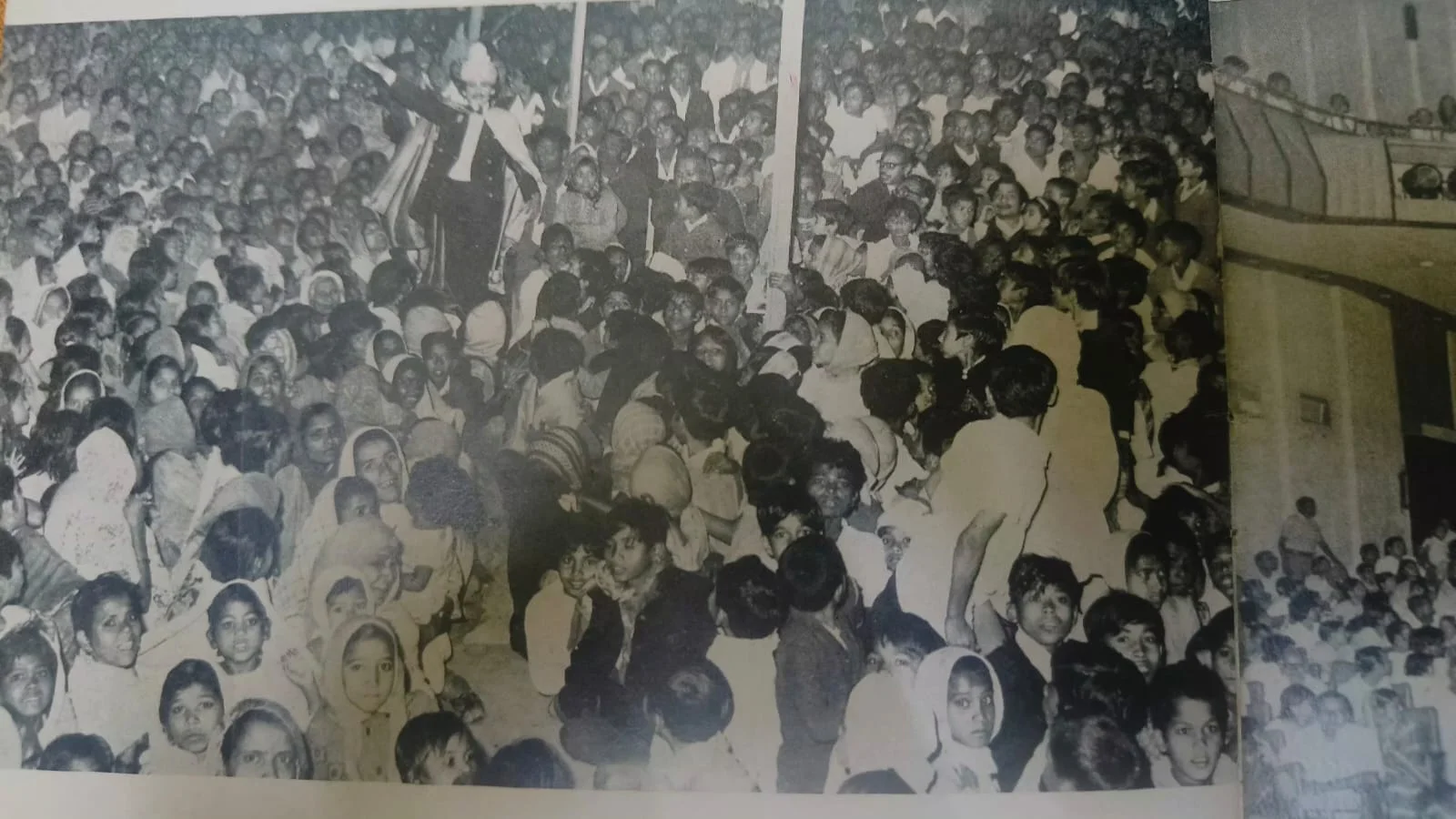 প্রয়াত  বিশিষ্ট জাদুকর 'উদীয়মান সূর্য' সুবীর সরকার