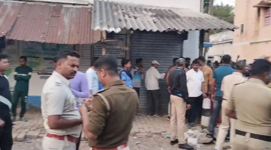 সন্দেশখালিতে বিজেপির তাণ্ডব, রায়মঙ্গল সাঁতরে প্রাণে রক্ষা পেলেন ২ তৃণমূল কর্মী, জখম ১০