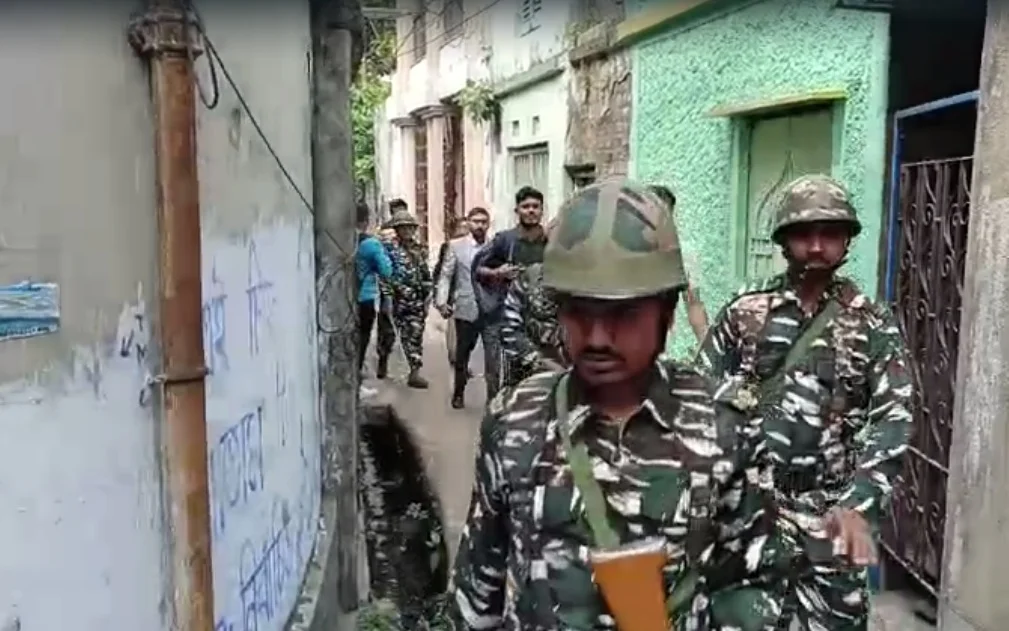 ইডির অভিযান হাওড়ায়, শেখ শাহজাহান ঘনিষ্ঠ মাছ ব্যবসায়ী বাড়িতে তল্লাশি