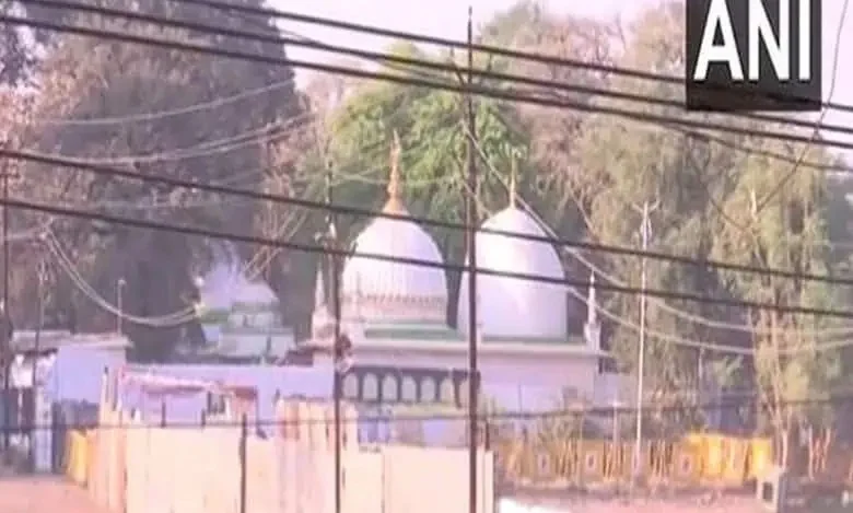 জারি এএসআই পরীক্ষা, কামাল মওলা মসজিদে পুজো দিলেন ভক্তরা